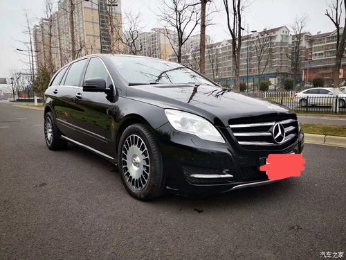 誠心出售個人2011年奔馳R500頂配私家車，商家勿擾
