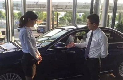 奔馳銷售員的真實收入揭秘 90后小伙曬出三月薪資單，網友直呼難以置信